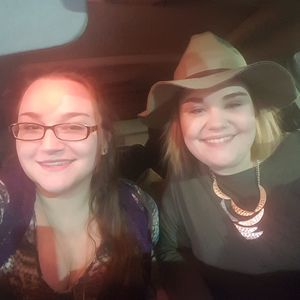 Meet your Posher, Sabrina